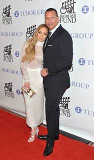 Jennifer Lopez feet photo thumbnail