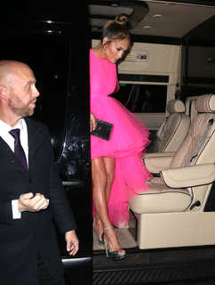 Jennifer Lopez feet photo thumbnail