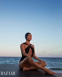 Jennifer Lopez feet photo thumbnail