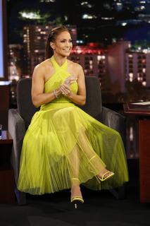 Jennifer Lopez feet photo thumbnail