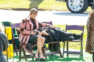 Jennifer Lopez feet photo thumbnail