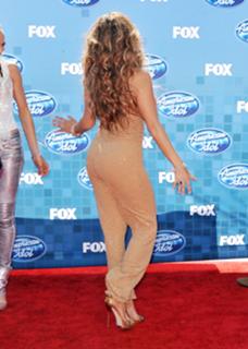 Jennifer Lopez feet photo thumbnail
