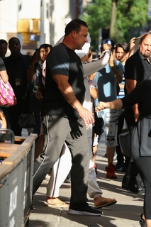 Jennifer Lopez feet photo thumbnail