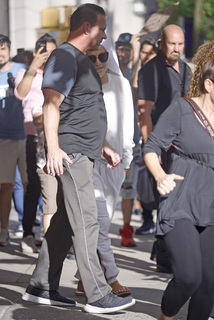 Jennifer Lopez feet photo thumbnail