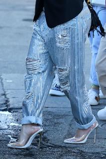 Jennifer Lopez feet photo thumbnail