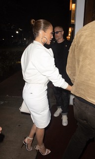 Jennifer Lopez feet photo thumbnail