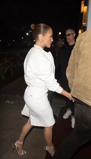 Jennifer Lopez feet photo thumbnail