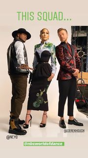 Jennifer Lopez feet photo thumbnail