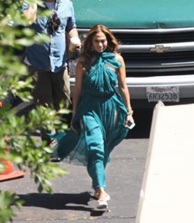 Jennifer Lopez feet photo thumbnail