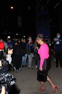 Jennifer Lopez feet photo thumbnail