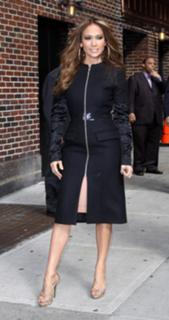 Jennifer Lopez feet photo thumbnail