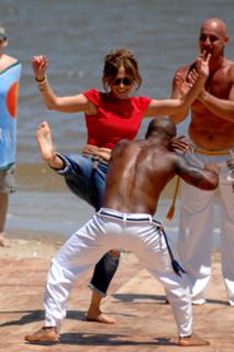 Jennifer Lopez feet photo thumbnail