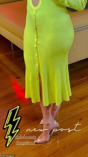Jennifer Lopez feet photo thumbnail