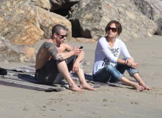 Jennifer Lopez feet photo thumbnail