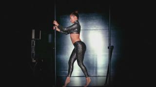 Jennifer Lopez feet photo thumbnail