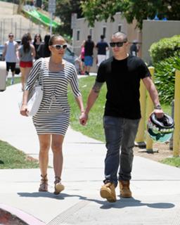 Jennifer Lopez feet photo thumbnail