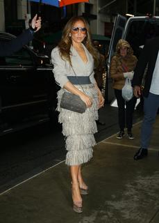 Jennifer Lopez feet photo thumbnail