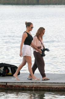 Jennifer Lopez feet photo thumbnail