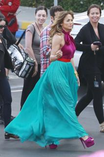 Jennifer Lopez feet photo thumbnail