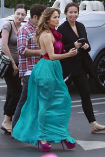 Jennifer Lopez feet photo thumbnail