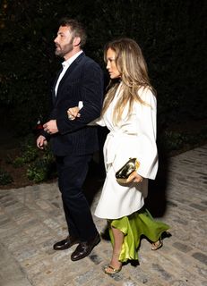 Jennifer Lopez feet photo thumbnail