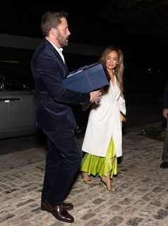 Jennifer Lopez feet photo thumbnail