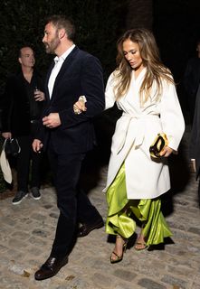 Jennifer Lopez feet photo thumbnail