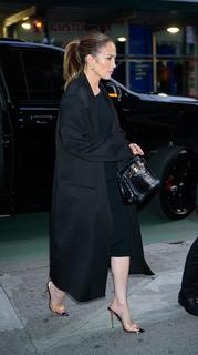 Jennifer Lopez feet photo thumbnail