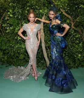 Jennifer Lopez feet photo thumbnail