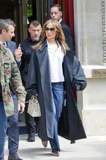 Jennifer Lopez feet photo thumbnail