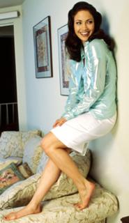 Jennifer Lopez feet photo thumbnail