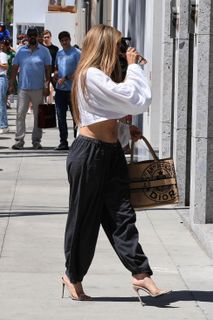 Jennifer Lopez feet photo thumbnail