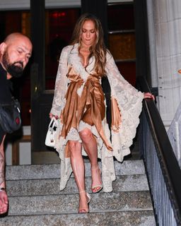 Jennifer Lopez feet photo thumbnail