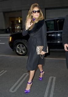 Jennifer Lopez feet photo thumbnail