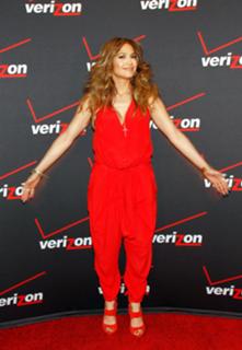 Jennifer Lopez feet photo thumbnail