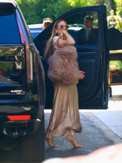 Jennifer Lopez feet photo 1