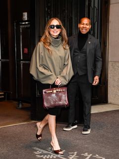 Jennifer Lopez feet photo 13