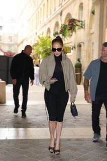 Jennifer Lopez feet photo 5