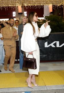 Jennifer Lopez feet photo 2