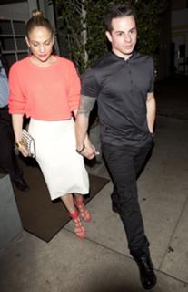 Jennifer Lopez feet photo thumbnail