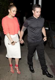 Jennifer Lopez feet photo thumbnail