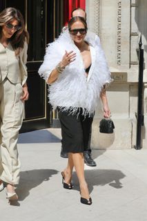 Jennifer Lopez feet photo 18
