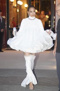 Jennifer Lopez feet photo 13