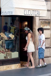 Jennifer Lopez feet photo 7