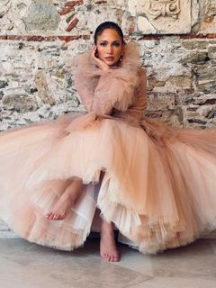 Jennifer Lopez feet photo 1
