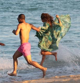 Jennifer Lopez feet photo thumbnail