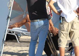 Jennifer Lopez feet photo thumbnail