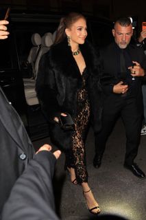 Jennifer Lopez feet photo 6