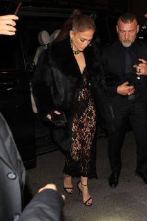Jennifer Lopez feet photo 5