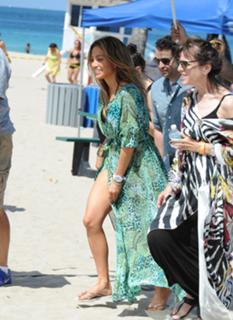 Jennifer Lopez feet photo thumbnail